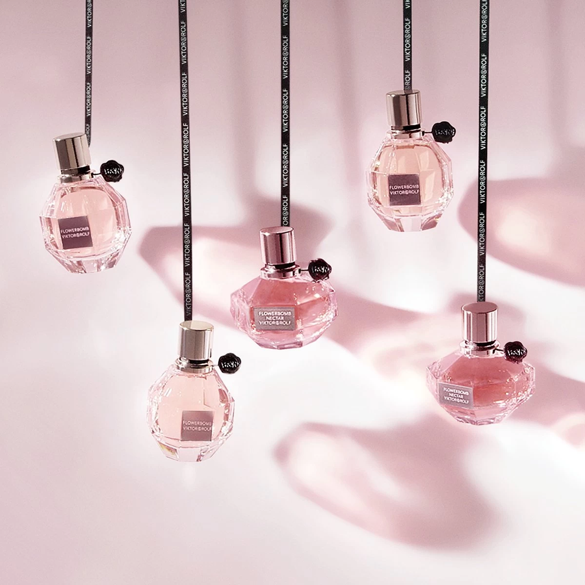 Viktor & Rolf Flowerbomb 50 Ml - Eau De Parfum - Damesparfum 14 Viktor & Rolf Flowerbomb 50 Ml - Eau De Parfum - Damesparfum - Afbeelding 12